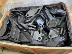 Orijinal JCB Desen Beko Loder Ön Kova Tırnak Seti (8 adet Orta+16 adet Civata ve Somunları)