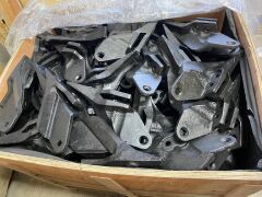 JCB Beko Loder  Arka Kova Tırnak Seti (2 Orta + 2 Köşe+10 adet Civata ve Somunları)