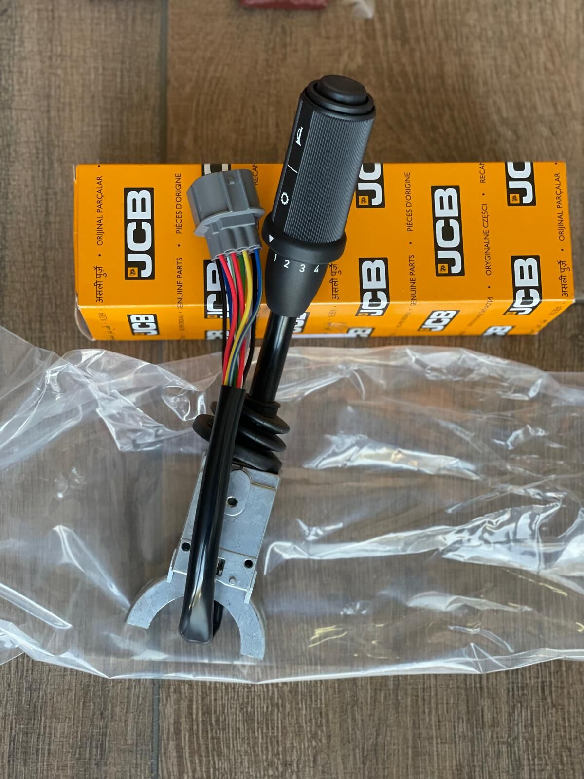 JCB 701/80298 VİTES KOLU